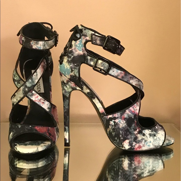 NWOB STEVE MADDEN Multicolor, lace up back stilettos - Picture 2 of 7
